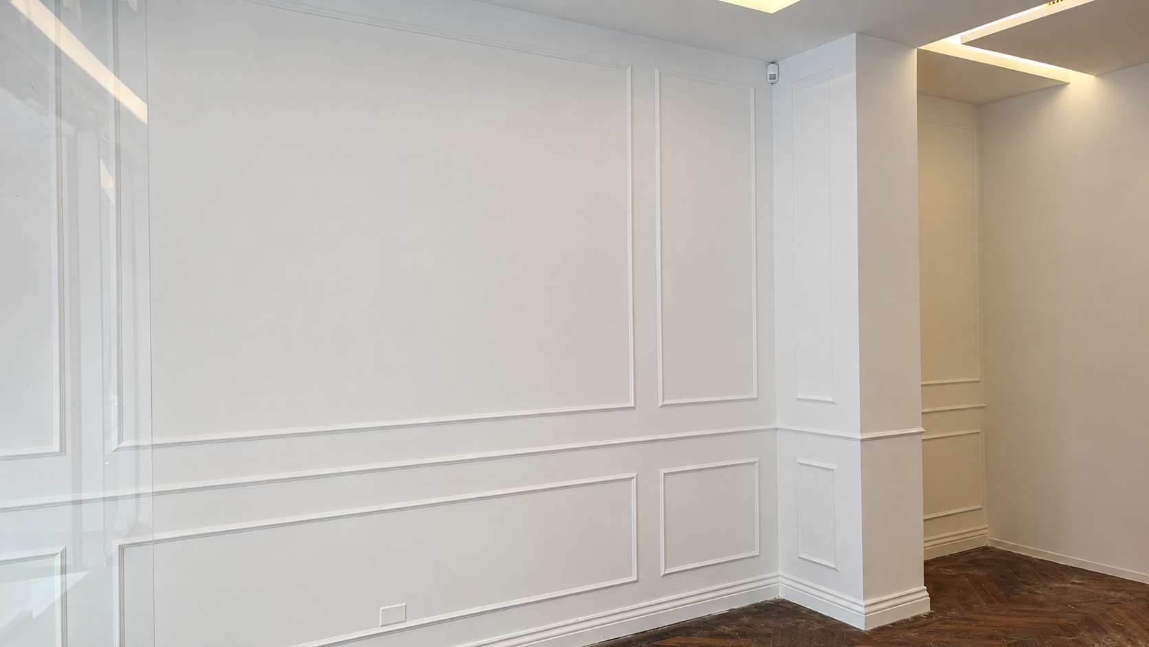 Finiture interne completate con pareti decorative